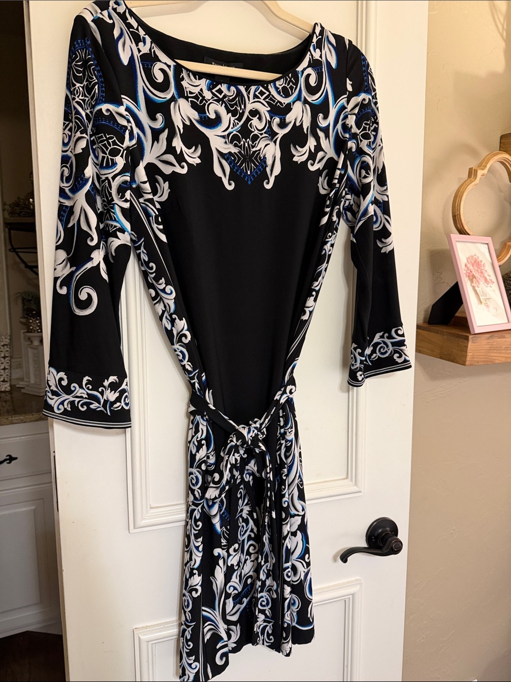 Black & White Scroll Print Tie-Waist Women’s Dress